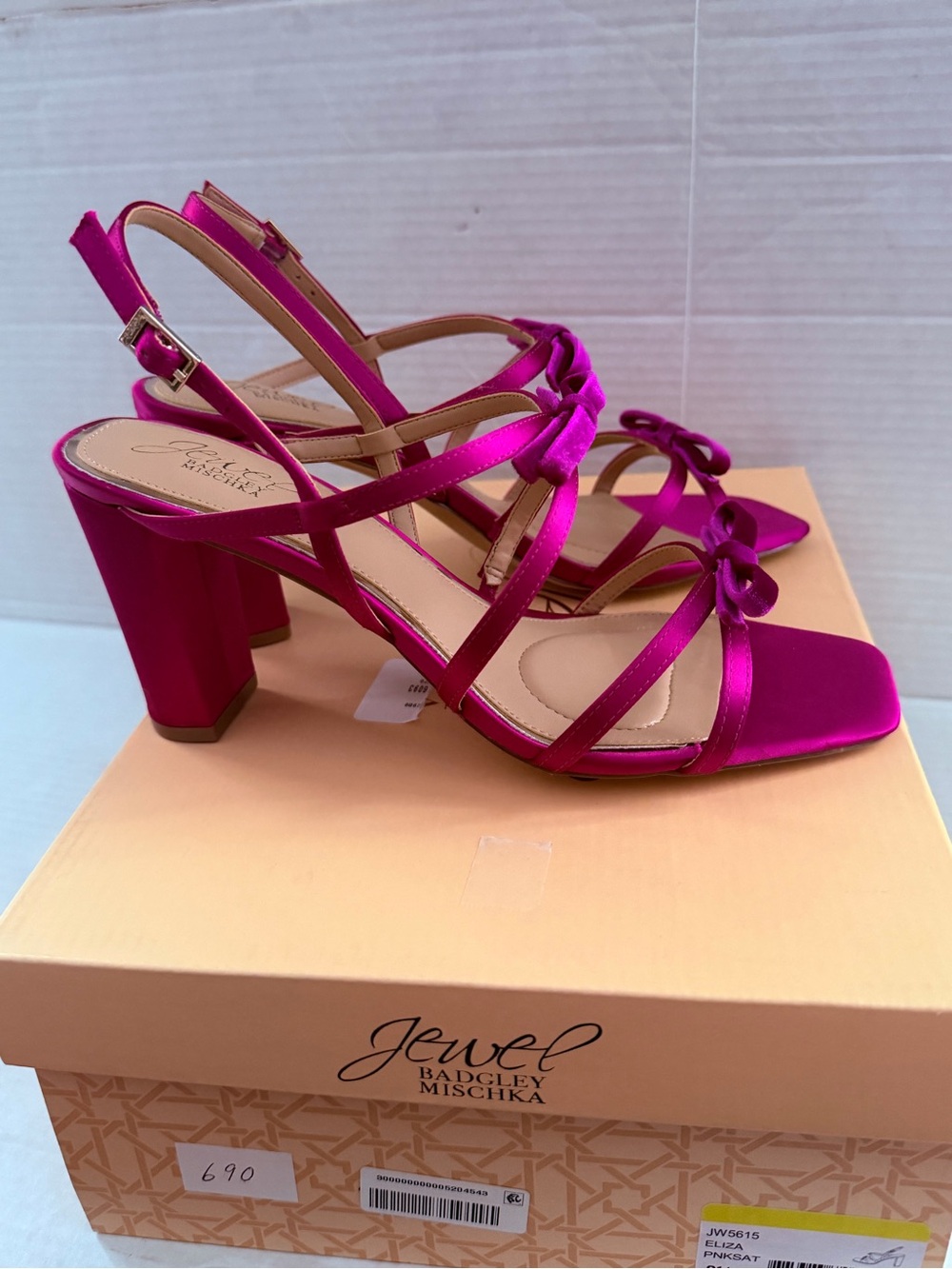 Jewel Badgley Mischka pink satin Eliza bow evening Heels Sandals 8.5